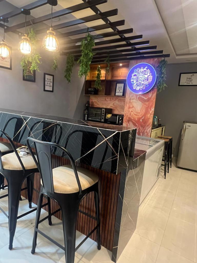 Beach Town Hotel 维沙卡帕特南 外观 照片