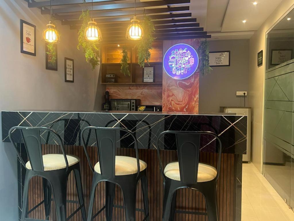 Beach Town Hotel 维沙卡帕特南 外观 照片
